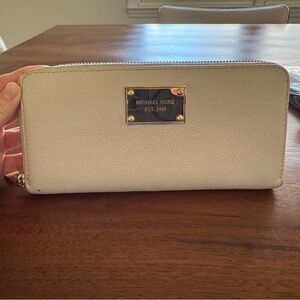 michael kors zip wallet